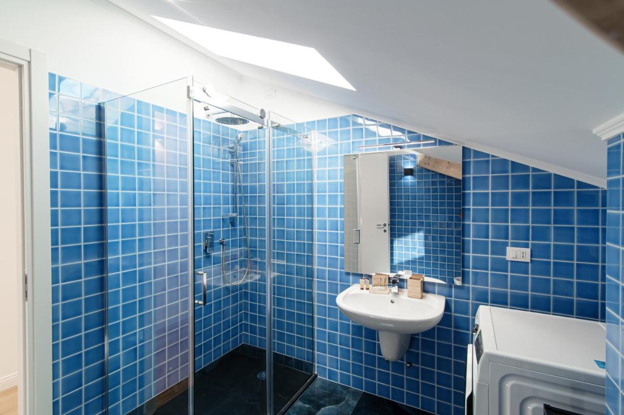 Apartamento Attic 64 - The House Of Travelers Como Exterior foto