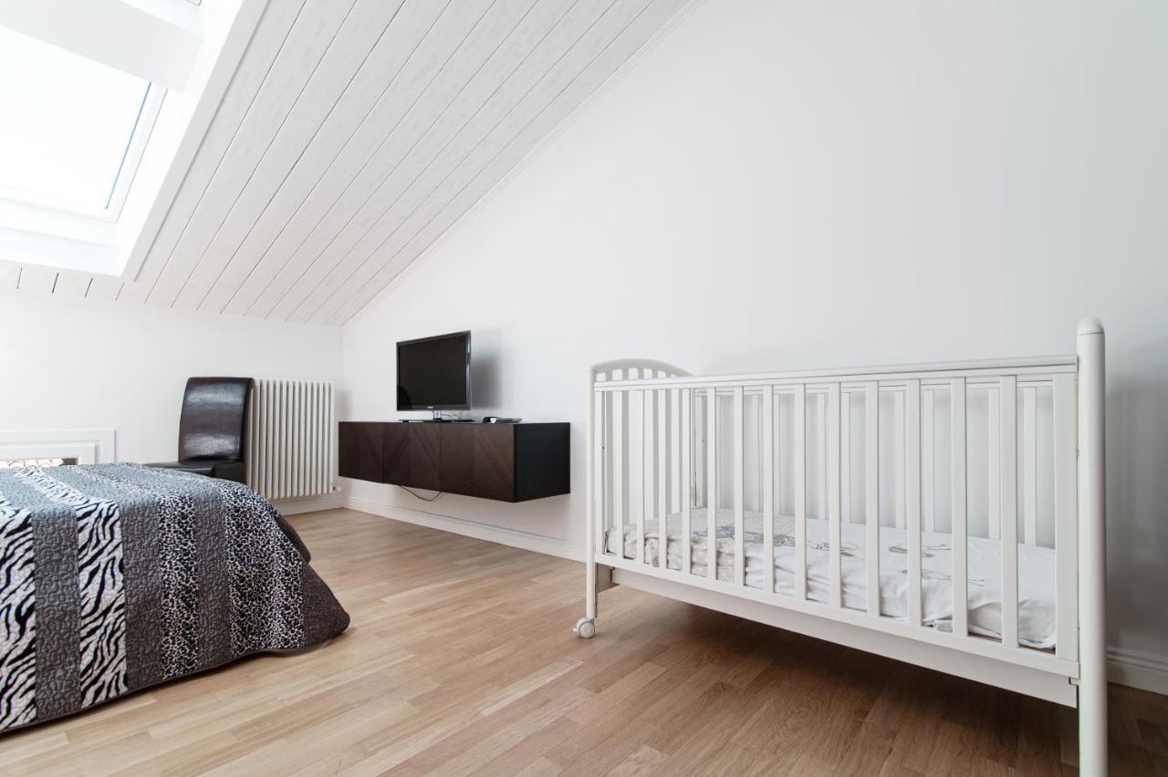 Apartamento Attic 64 - The House Of Travelers Como Exterior foto