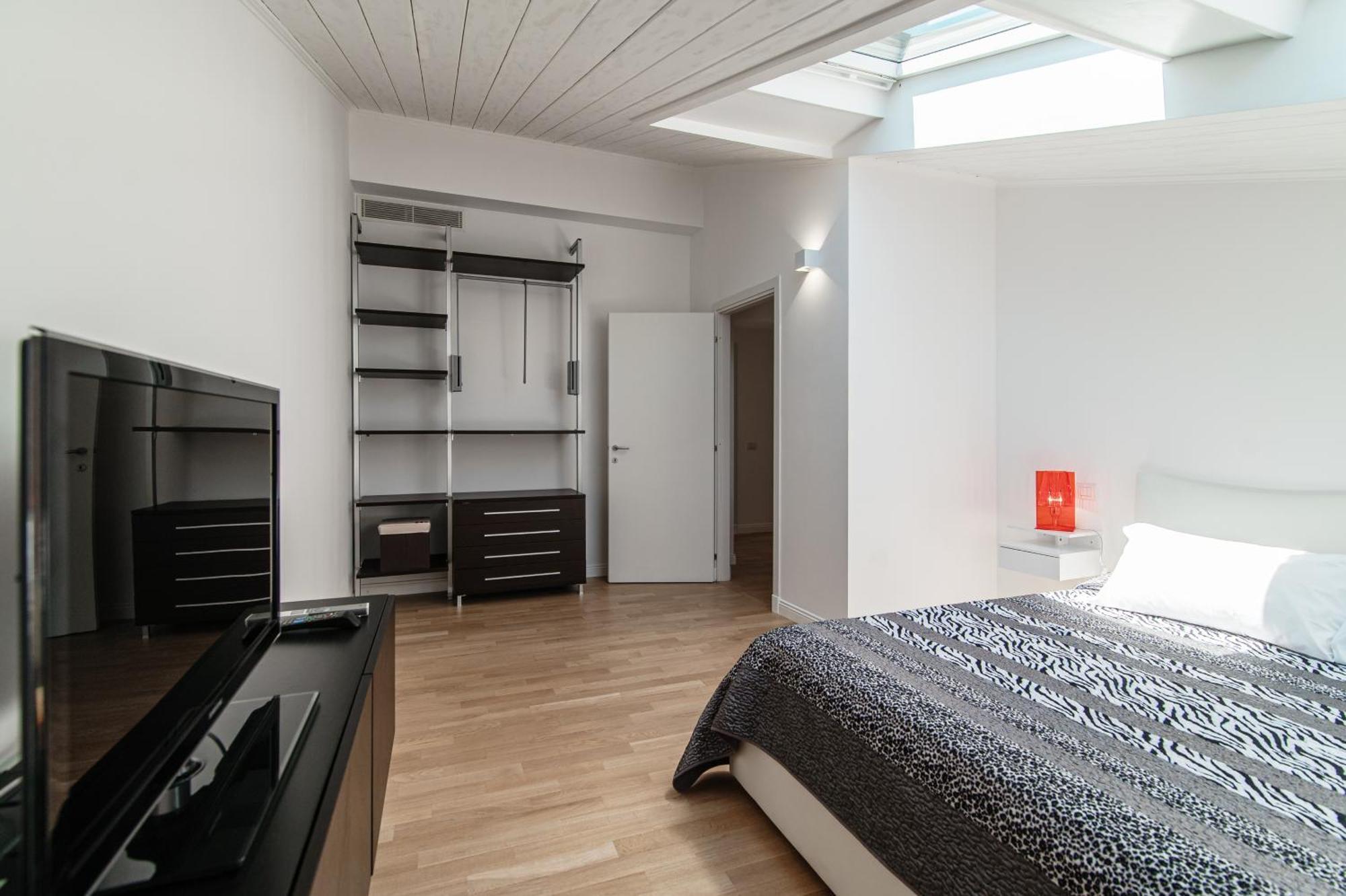Apartamento Attic 64 - The House Of Travelers Como Exterior foto